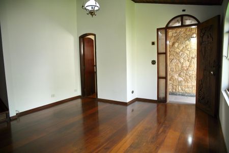 Casa para alugar com 327m², 4 quartos e 4 vagasSala