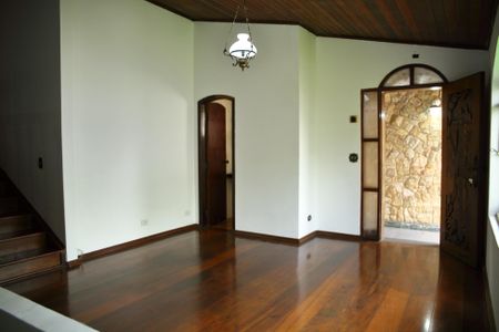 Casa para alugar com 327m², 4 quartos e 4 vagasSala