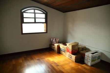 Casa para alugar com 327m², 4 quartos e 4 vagasQuarto 