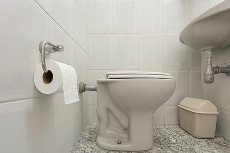 Casa à venda com 90m², 3 quartos e sem vaga Casa à venda com 90m², 3 quartos e sem vagaBanheiro