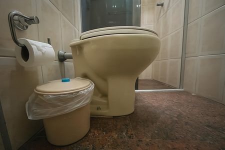 Casa à venda com 90m², 3 quartos e sem vaga Casa à venda com 90m², 3 quartos e sem vagaBanheiro da Suíte