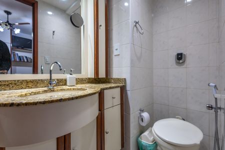 Apartamento à venda com 94m², 2 quartos e 1 vaga Apartamento à venda com 94m², 2 quartos e 1 vagaBanheiro da Suíte 2