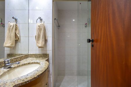 Apartamento à venda com 94m², 2 quartos e 1 vaga Apartamento à venda com 94m², 2 quartos e 1 vagaBanheiro da Suíte 1