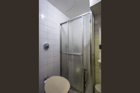Apartamento à venda com 94m², 2 quartos e 1 vaga Apartamento à venda com 94m², 2 quartos e 1 vagaBanheiro de Serviço