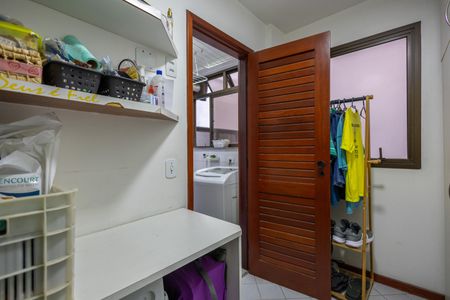 Apartamento à venda com 94m², 2 quartos e 1 vaga Apartamento à venda com 94m², 2 quartos e 1 vagaQuarto de Serviço