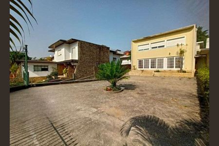 Casa à venda com 220m², 4 quartos e 3 vagas