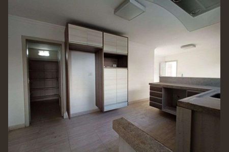 Casa à venda com 220m², 4 quartos e 3 vagas Casa à venda com 220m², 4 quartos e 3 vagasCozinha