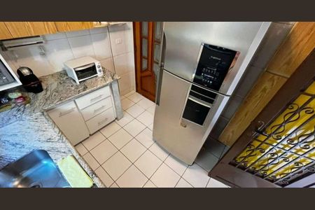 Casa à venda com 300m², 2 quartos e 3 vagas Casa à venda com 300m², 2 quartos e 3 vagasCozinha