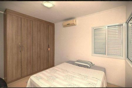 Casa à venda com 360m², 4 quartos e 4 vagas Casa à venda com 360m², 4 quartos e 4 vagasQuarto