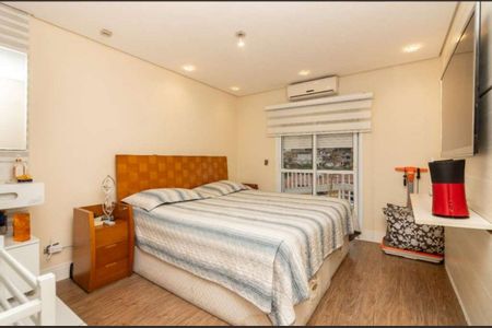 Casa à venda com 270m², 3 quartos e 5 vagas Casa à venda com 270m², 3 quartos e 5 vagasQuarto