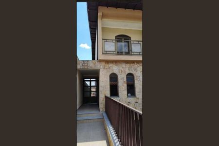 Casa à venda com 300m², 3 quartos e 8 vagas
