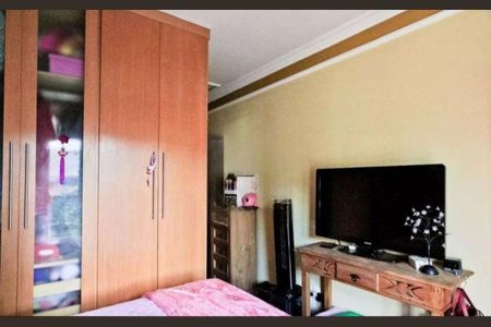 Casa à venda com 350m², 4 quartos e 4 vagas Casa à venda com 350m², 4 quartos e 4 vagasQuarto