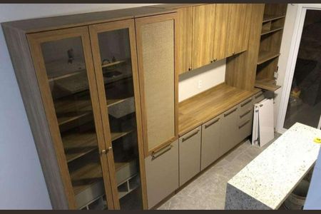 Casa à venda com 300m², 4 quartos e 2 vagas Casa à venda com 300m², 4 quartos e 2 vagasCozinha