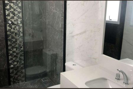 Casa à venda com 300m², 4 quartos e 2 vagas Casa à venda com 300m², 4 quartos e 2 vagasBanheiro