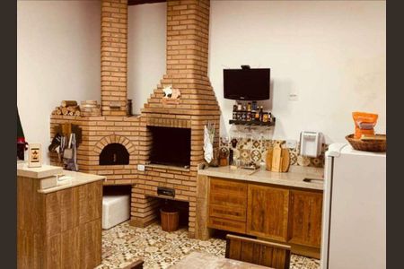 Casa à venda com 300m², 3 quartos e 3 vagas Casa à venda com 300m², 3 quartos e 3 vagasChurrasqueira