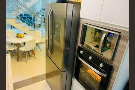 Casa à venda com 300m², 3 quartos e 3 vagas Casa à venda com 300m², 3 quartos e 3 vagasCozinha