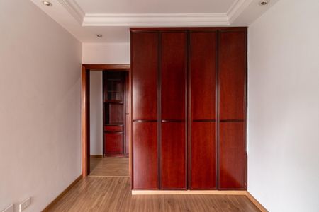 Apartamento à venda com 189m², 3 quartos e 3 vagas Apartamento à venda com 189m², 3 quartos e 3 vagasQuarto