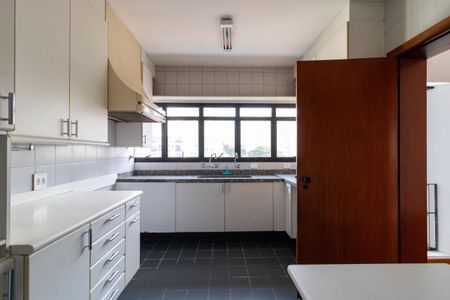 Apartamento à venda com 189m², 3 quartos e 3 vagas Apartamento à venda com 189m², 3 quartos e 3 vagasCozinha