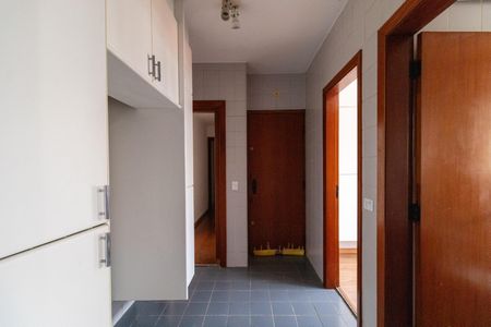 Apartamento à venda com 189m², 3 quartos e 3 vagas Apartamento à venda com 189m², 3 quartos e 3 vagasÁrea de Serviço