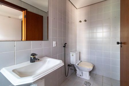 Apartamento à venda com 189m², 3 quartos e 3 vagas Apartamento à venda com 189m², 3 quartos e 3 vagasBanheiro da Suíte 2