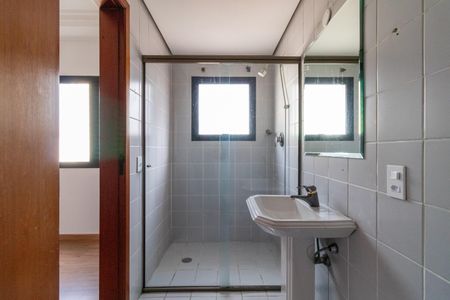 Apartamento à venda com 189m², 3 quartos e 3 vagas Apartamento à venda com 189m², 3 quartos e 3 vagasBanheiro da Suíte 2