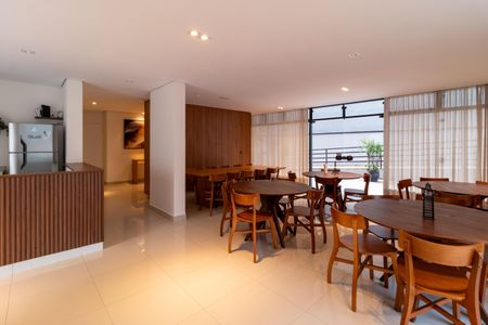 Apartamento à venda com 189m², 3 quartos e 3 vagas Apartamento à venda com 189m², 3 quartos e 3 vagasÁrea comum - Salão de festas