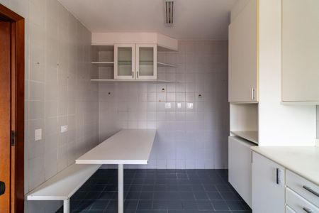 Apartamento à venda com 189m², 3 quartos e 3 vagas Apartamento à venda com 189m², 3 quartos e 3 vagasCozinha