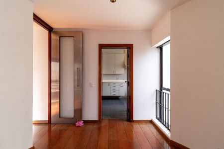 Apartamento à venda com 189m², 3 quartos e 3 vagas Apartamento à venda com 189m², 3 quartos e 3 vagasCopa