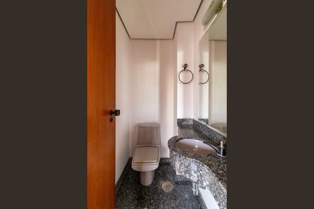 Apartamento à venda com 189m², 3 quartos e 3 vagas Apartamento à venda com 189m², 3 quartos e 3 vagasLavabo