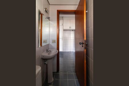 Apartamento à venda com 189m², 3 quartos e 3 vagas Apartamento à venda com 189m², 3 quartos e 3 vagasBanheiro de serviço