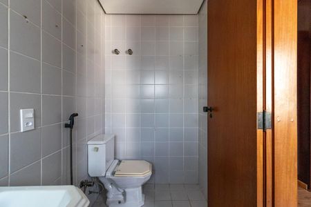 Apartamento à venda com 189m², 3 quartos e 3 vagas Apartamento à venda com 189m², 3 quartos e 3 vagasBanheiro da Suíte 2