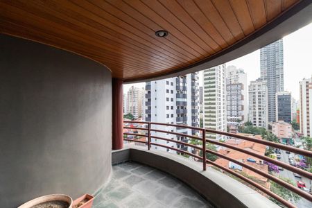 Apartamento à venda com 189m², 3 quartos e 3 vagas Apartamento à venda com 189m², 3 quartos e 3 vagasVaranda