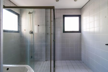 Apartamento à venda com 189m², 3 quartos e 3 vagas Apartamento à venda com 189m², 3 quartos e 3 vagasBanheiro da Suíte 1