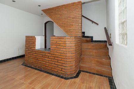 Casa à venda com 249m², 3 quartos e 2 vagas Casa à venda com 249m², 3 quartos e 2 vagasSala