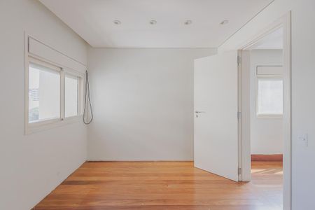 Apartamento à venda com 164m², 2 quartos e 2 vagasCloset da suíte 2