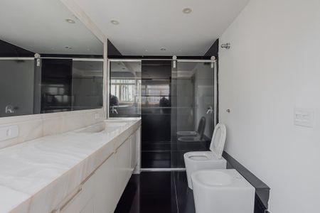 Apartamento à venda com 164m², 2 quartos e 2 vagasBanheiro da Suíte 2