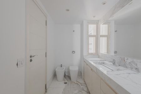 Apartamento à venda com 164m², 2 quartos e 2 vagasBanheiro da Suíte 1