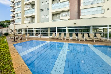 Apartamento à venda com 149m², 3 quartos e 3 vagas Apartamento à venda com 149m², 3 quartos e 3 vagasÁrea comum - Piscina