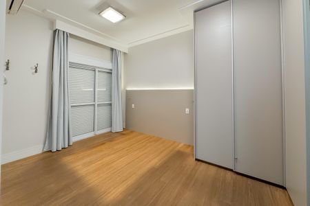 Apartamento à venda com 149m², 3 quartos e 3 vagas Apartamento à venda com 149m², 3 quartos e 3 vagasSuíte 3