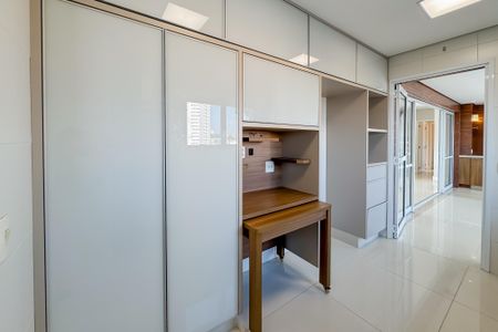 Apartamento à venda com 149m², 3 quartos e 3 vagas Apartamento à venda com 149m², 3 quartos e 3 vagasCozinha