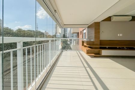Apartamento à venda com 149m², 3 quartos e 3 vagas Apartamento à venda com 149m², 3 quartos e 3 vagasVaranda da Sala