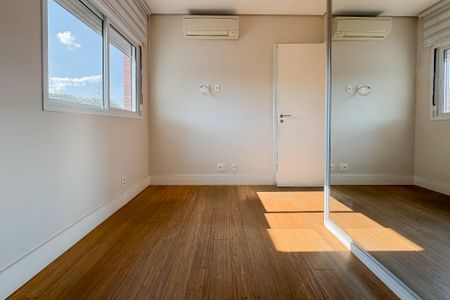 Apartamento à venda com 149m², 3 quartos e 3 vagas Apartamento à venda com 149m², 3 quartos e 3 vagasSuíte 1