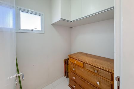 Apartamento à venda com 149m², 3 quartos e 3 vagas Apartamento à venda com 149m², 3 quartos e 3 vagasQuarto de Serviço