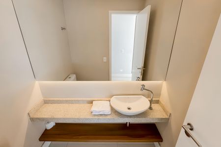 Apartamento à venda com 149m², 3 quartos e 3 vagas Apartamento à venda com 149m², 3 quartos e 3 vagasLavabo da Sala