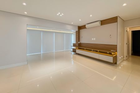 Apartamento à venda com 149m², 3 quartos e 3 vagas Apartamento à venda com 149m², 3 quartos e 3 vagasSala