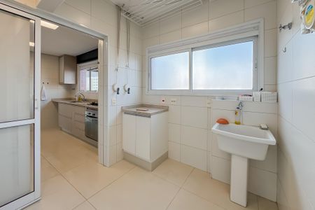 Apartamento à venda com 149m², 3 quartos e 3 vagas Apartamento à venda com 149m², 3 quartos e 3 vagasÁrea de Serviço