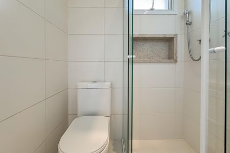 Apartamento à venda com 149m², 3 quartos e 3 vagas Apartamento à venda com 149m², 3 quartos e 3 vagasBanheiro da Suíte 2