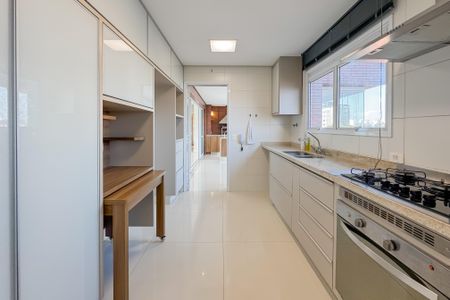 Apartamento à venda com 149m², 3 quartos e 3 vagas Apartamento à venda com 149m², 3 quartos e 3 vagasCozinha