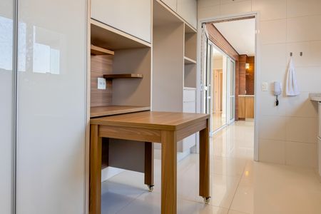 Apartamento à venda com 149m², 3 quartos e 3 vagas Apartamento à venda com 149m², 3 quartos e 3 vagasCozinha