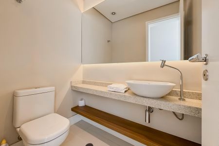 Apartamento à venda com 149m², 3 quartos e 3 vagas Apartamento à venda com 149m², 3 quartos e 3 vagasLavabo da Sala